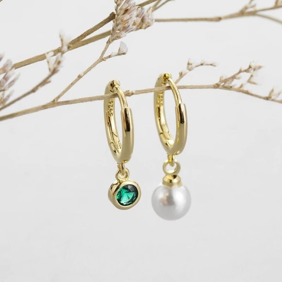 *NEW Gold Emerald Pearl Drop Huggie Hoop Earrings - Picture 4 of 7
